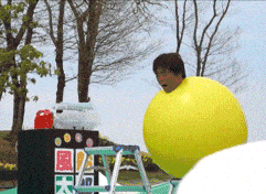 funny-gif-japan-ballon-guy.gif