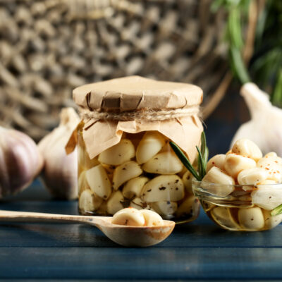 How to Preserve Garlic in Oil