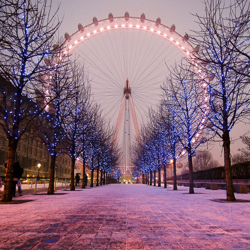 ferris-wheel-lights-snow-trees-winter-Favim.com-42001.jpg