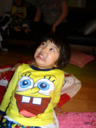 jung-yoogeun-hello-baby-17895142-400-533.jpg