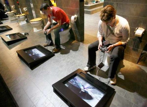 Gaming-area-with-toilet-seats-474x345.jpg