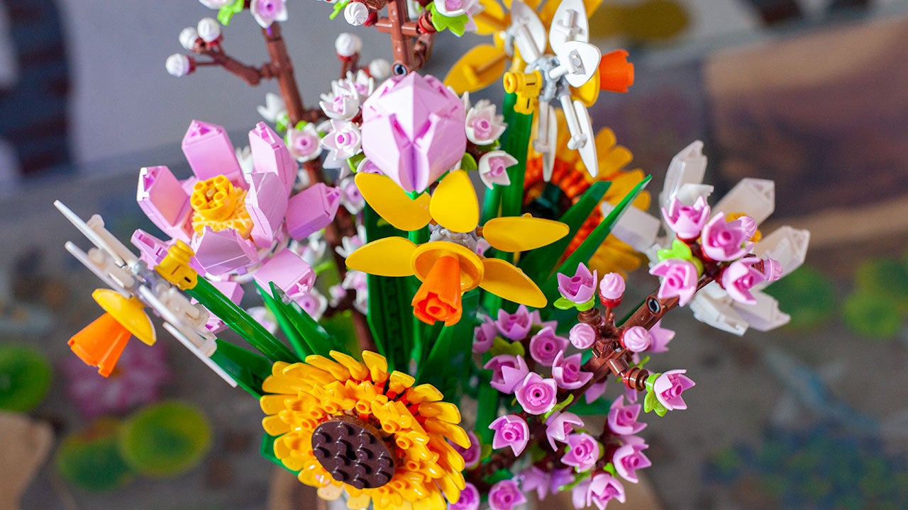 legoflowers-1746568907034.jpg