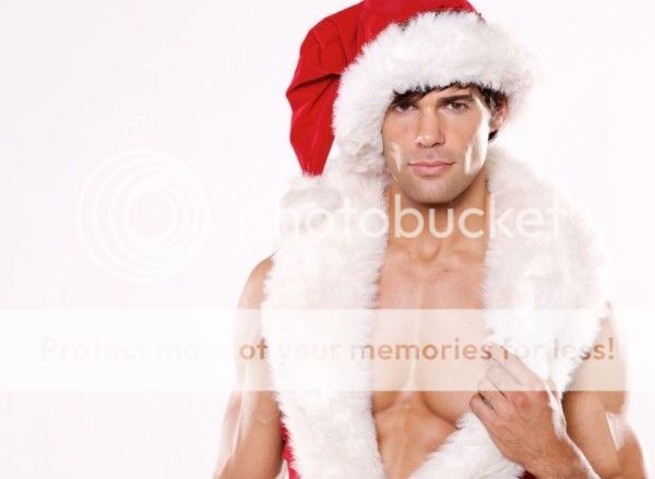 hunky-santa_zpsba25ec02.jpg