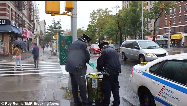 1414119289446_wps_60_NYPD_Police_take_down_cau.jpg