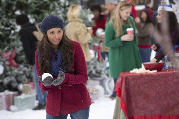 TVD-Christmas-Bonnie-Past.jpg