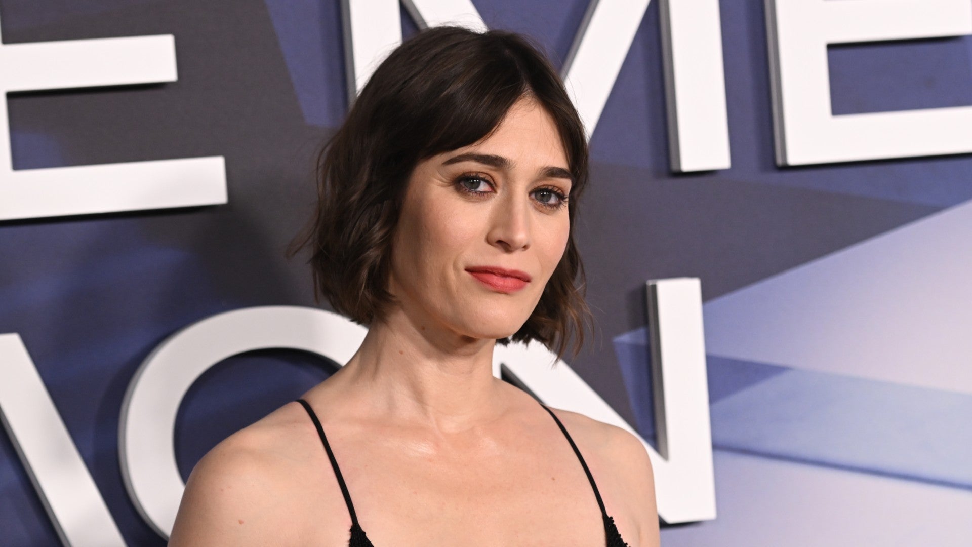 lizzy-caplan-1782419537112.jpg