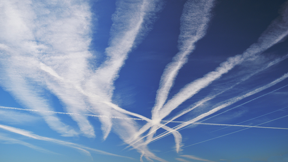 Anonymous airline pilot exposes chemtrail operation in the U.K.  