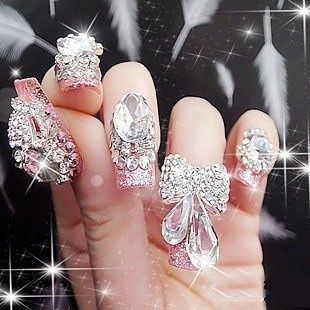 76d8ee78fe0de4e7bd983f57ae6d3626--bling-nails-bling-bling.jpg