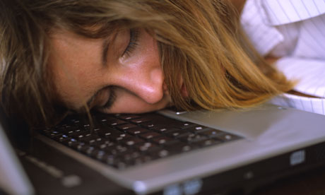 A-woman-asleep-at-a-compu-007.jpg