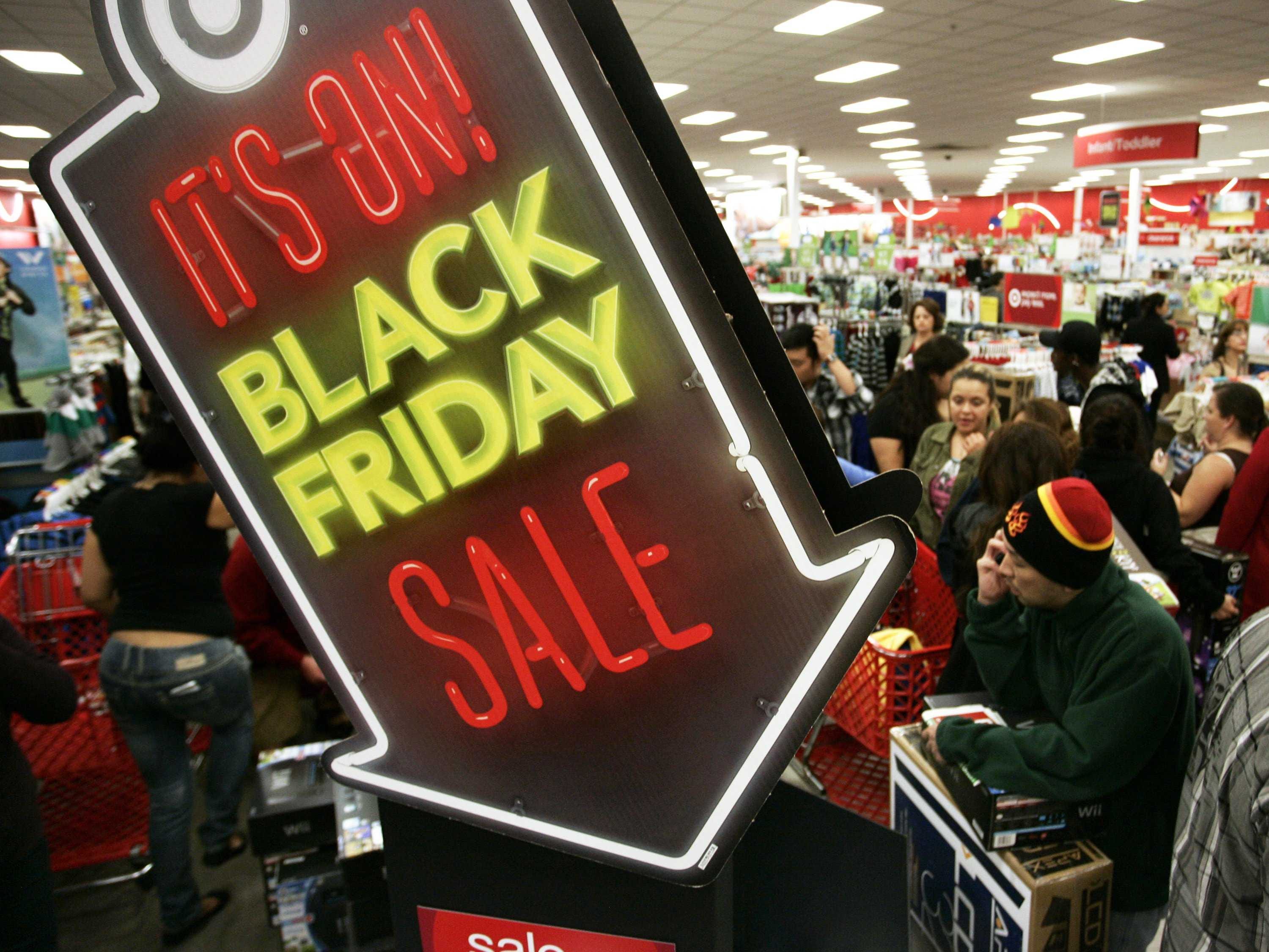 morgan-stanley-retailers-that-opened-early-on-thanksgiving-had-crappy-black-friday-sales.jpg