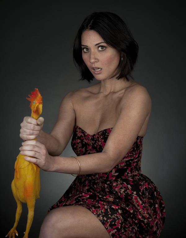 olivia-munn-chocking-a-chicken-2465-1295562819-27.jpg