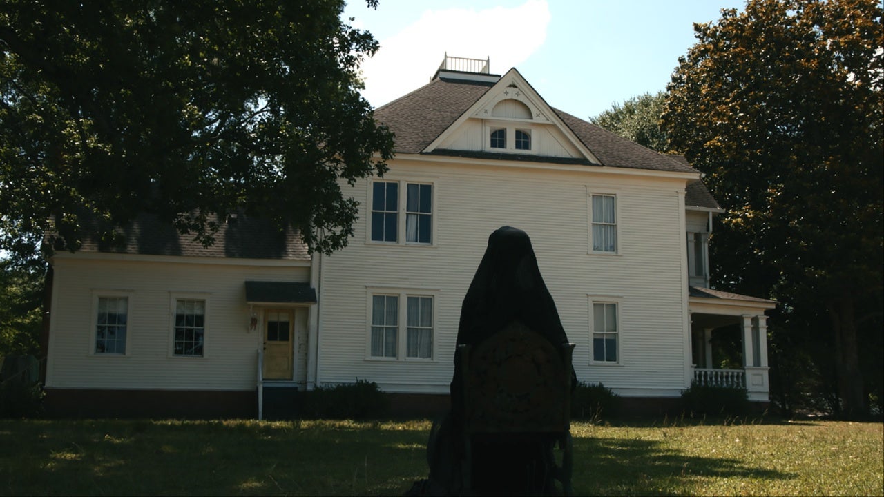 woman-in-the-yard-blogroll-1743192791442.jpg