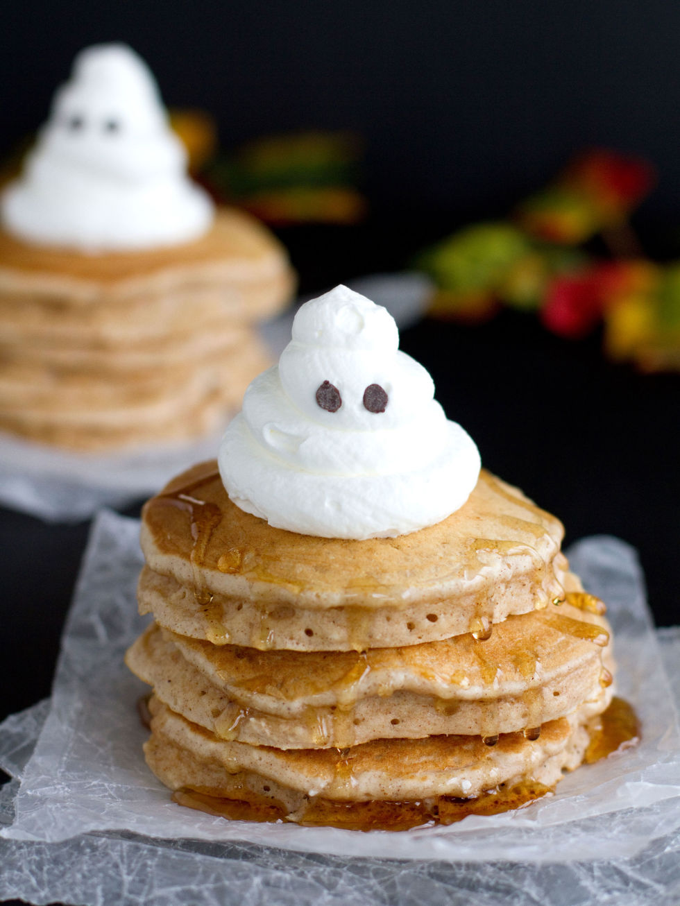 548fa6aaee91f_-_rbk-halloween-breakfast-spiced-ghost-pancakes-s2.jpg