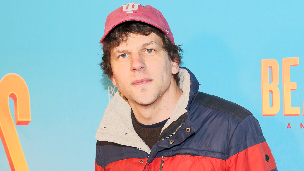 jesse-eisenberg-1781370626372.png
