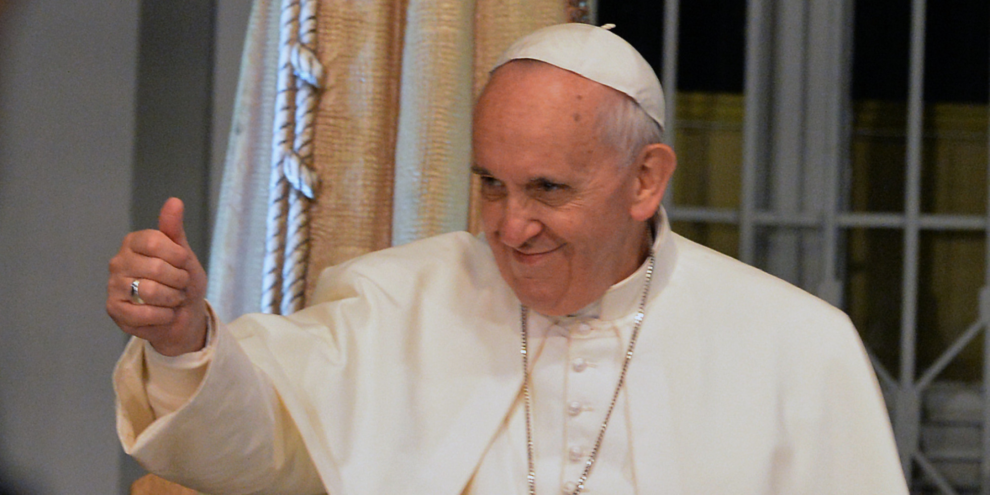 o-POPE-FRANCIS-THUMBS-UP-facebook.jpg